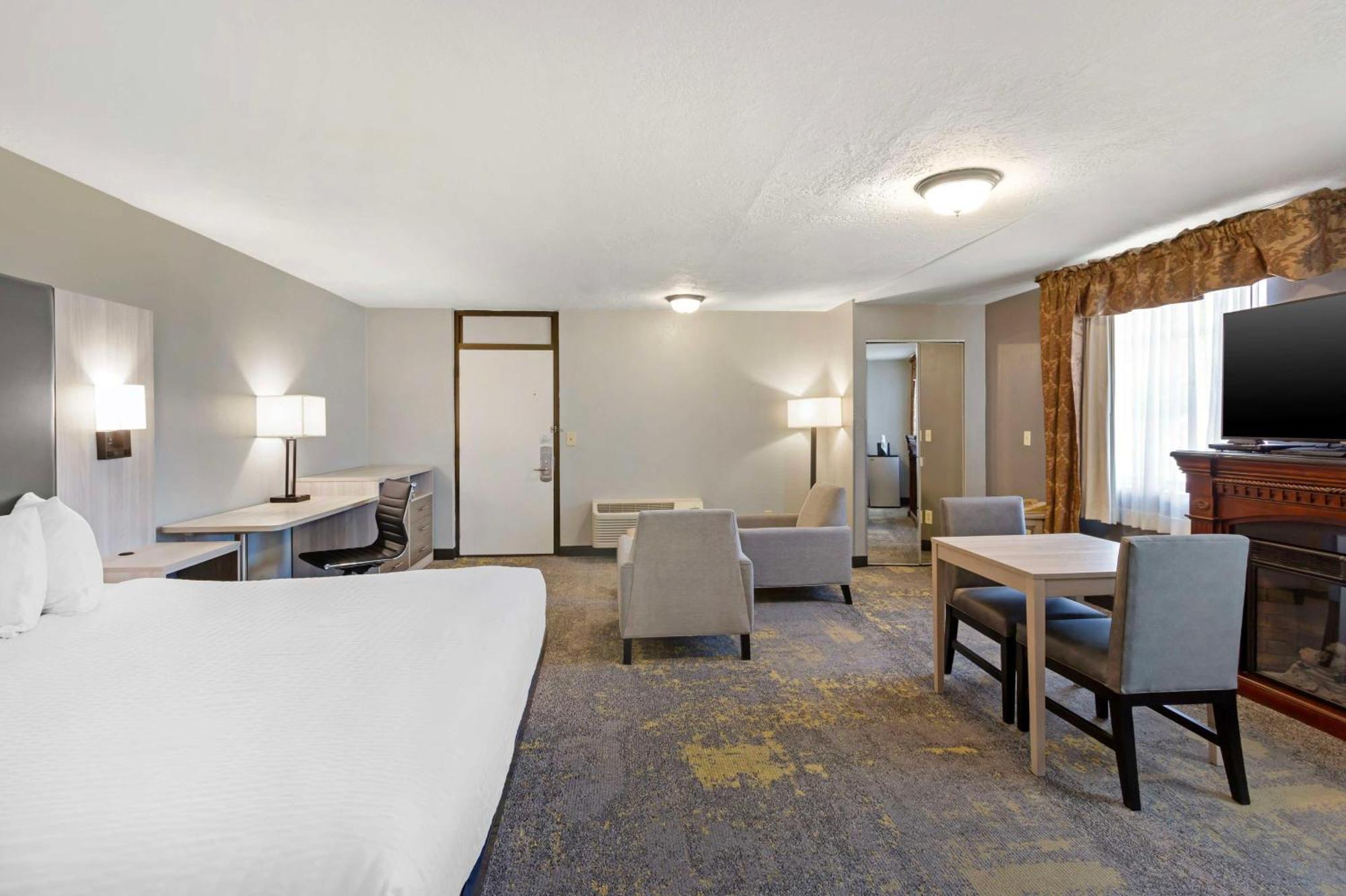Best Western Plus Weston Inn Logan Exterior photo