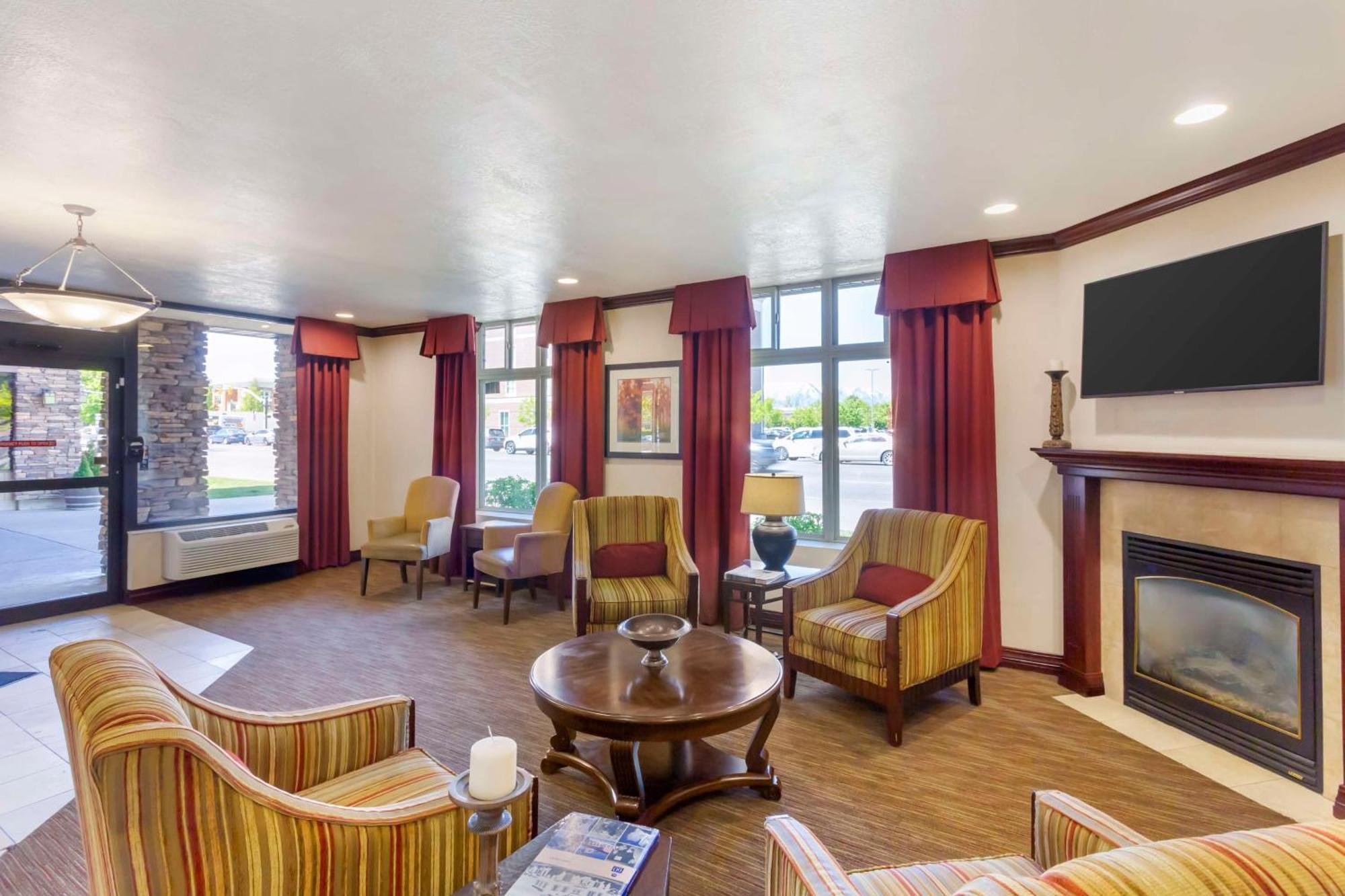 Best Western Plus Weston Inn Logan Exterior photo