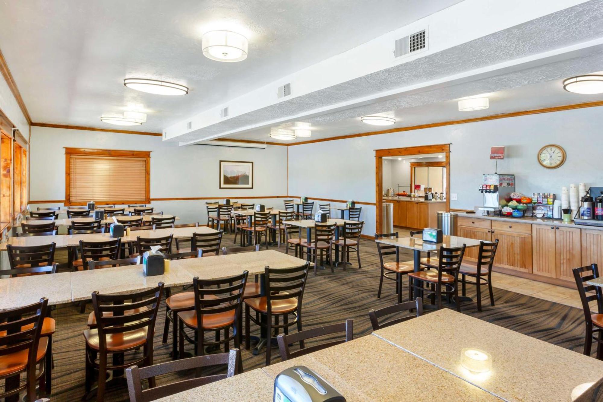 Best Western Plus Weston Inn Logan Exterior photo